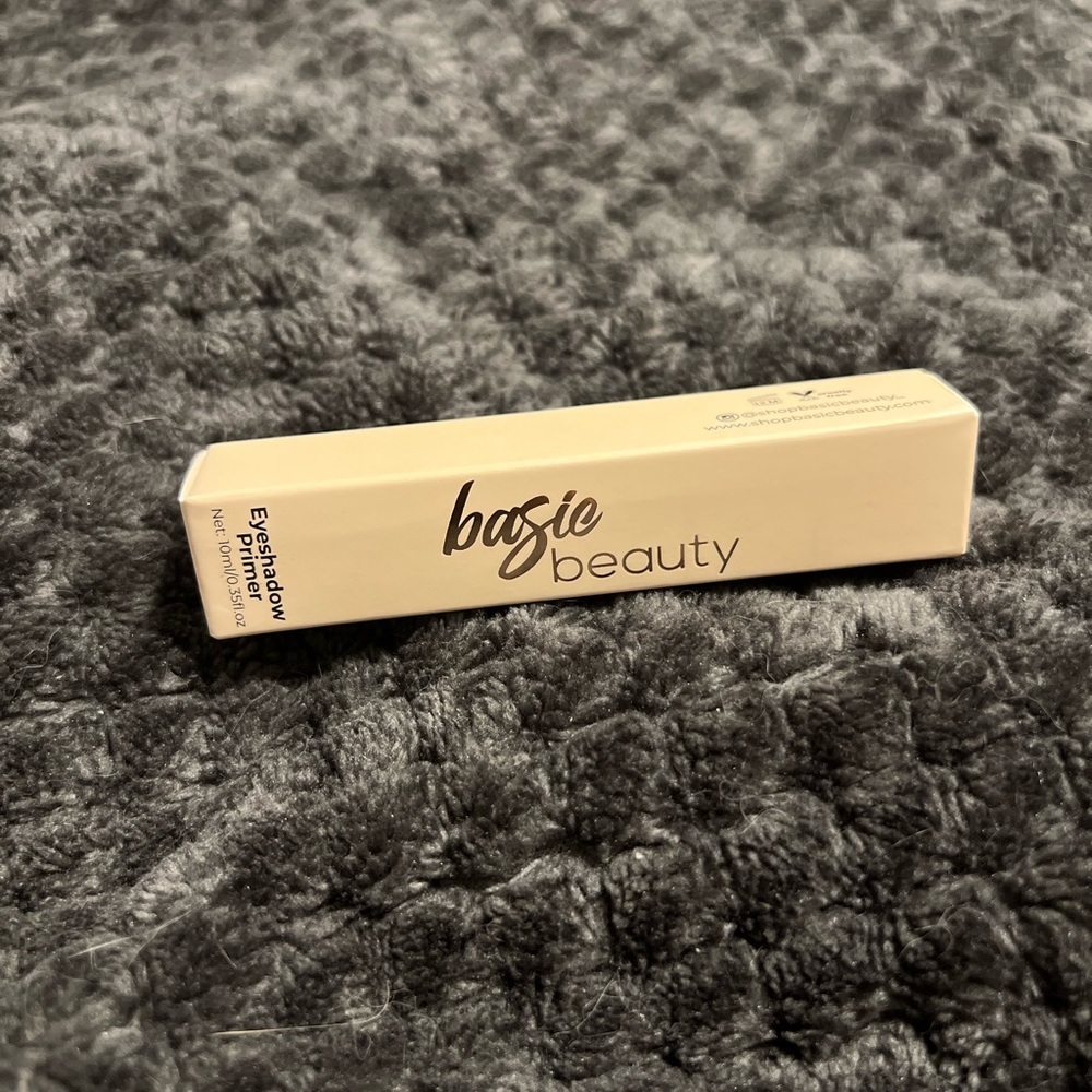 NWT Basic Beauty eyeshadow primer - Picture 4 of 5